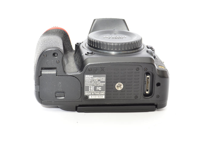 Used Nikon D750