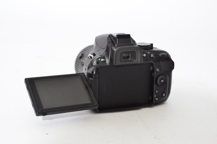 Used Nikon D5200 with 18-55mm f/3.5-5.6G VR ii