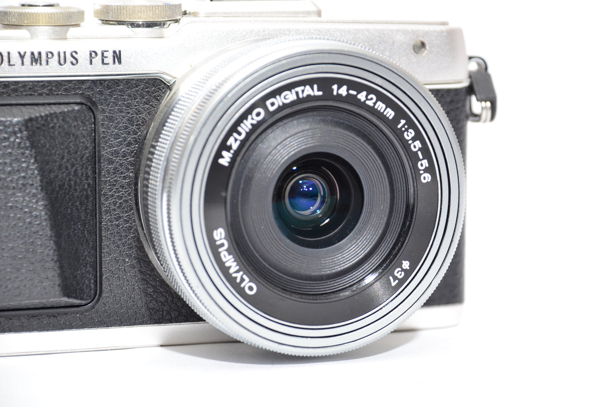 Used Olympus PEN E-PL7 and Olympus 14-42mm