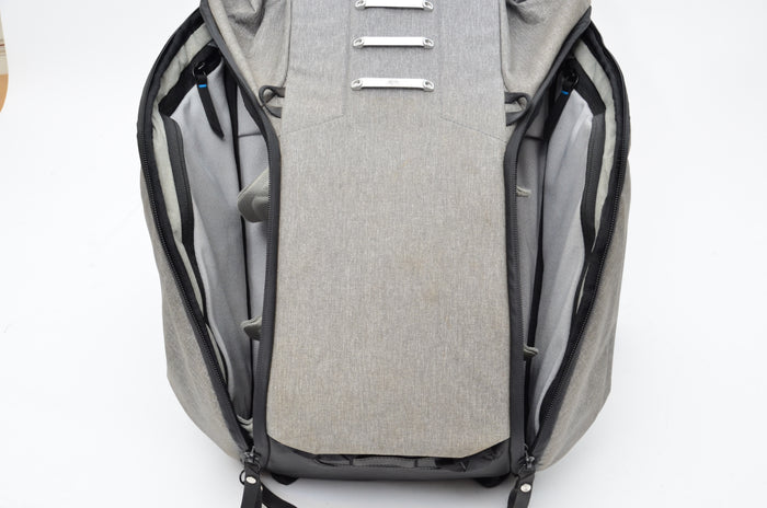 Used Peak Design Everyday Grey 20L Camera Backpack