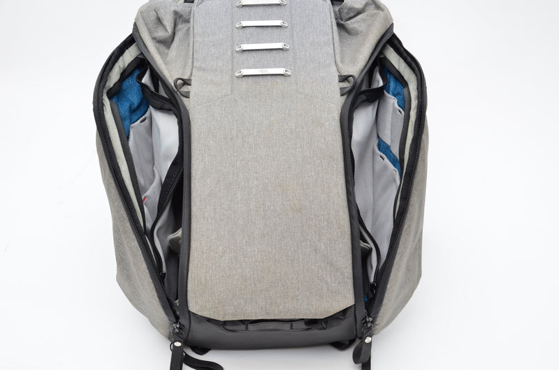 Used Peak Design Everyday Grey 20L Camera Backpack