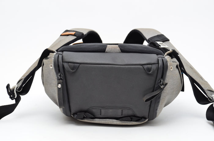 Used Peak Design Everyday Grey 20L Camera Backpack
