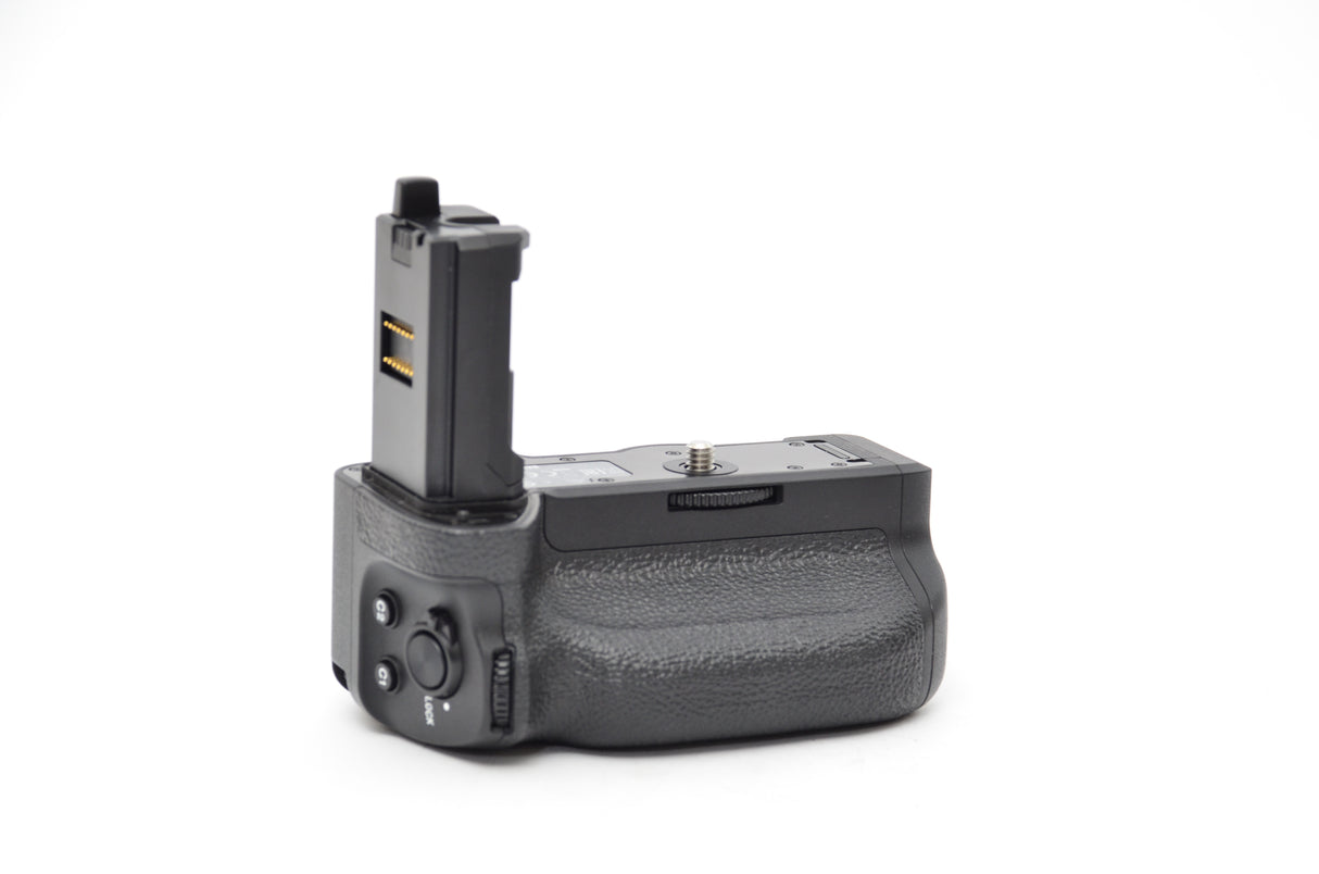 Used Sony VG-C4EM vertical grip for Sony alpha A7, A9, & A1