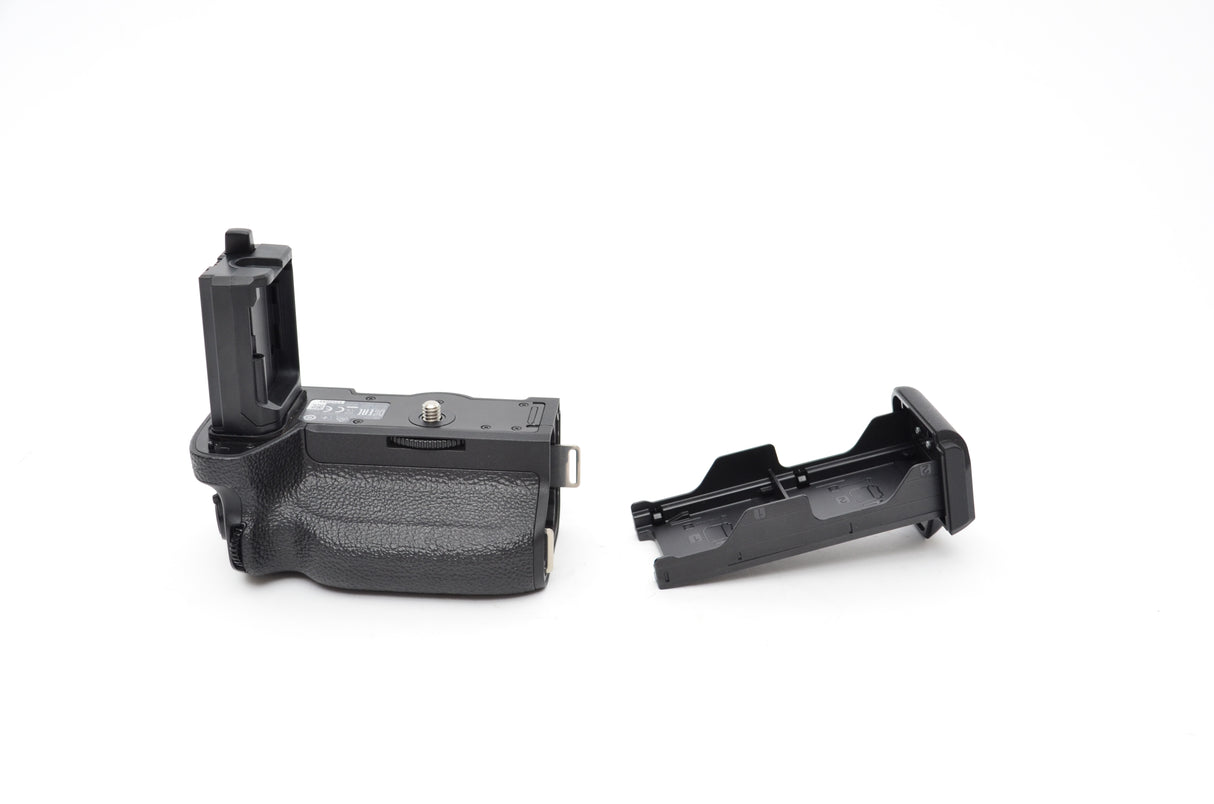 Used Sony VG-C4EM vertical grip for Sony alpha A7, A9, & A1