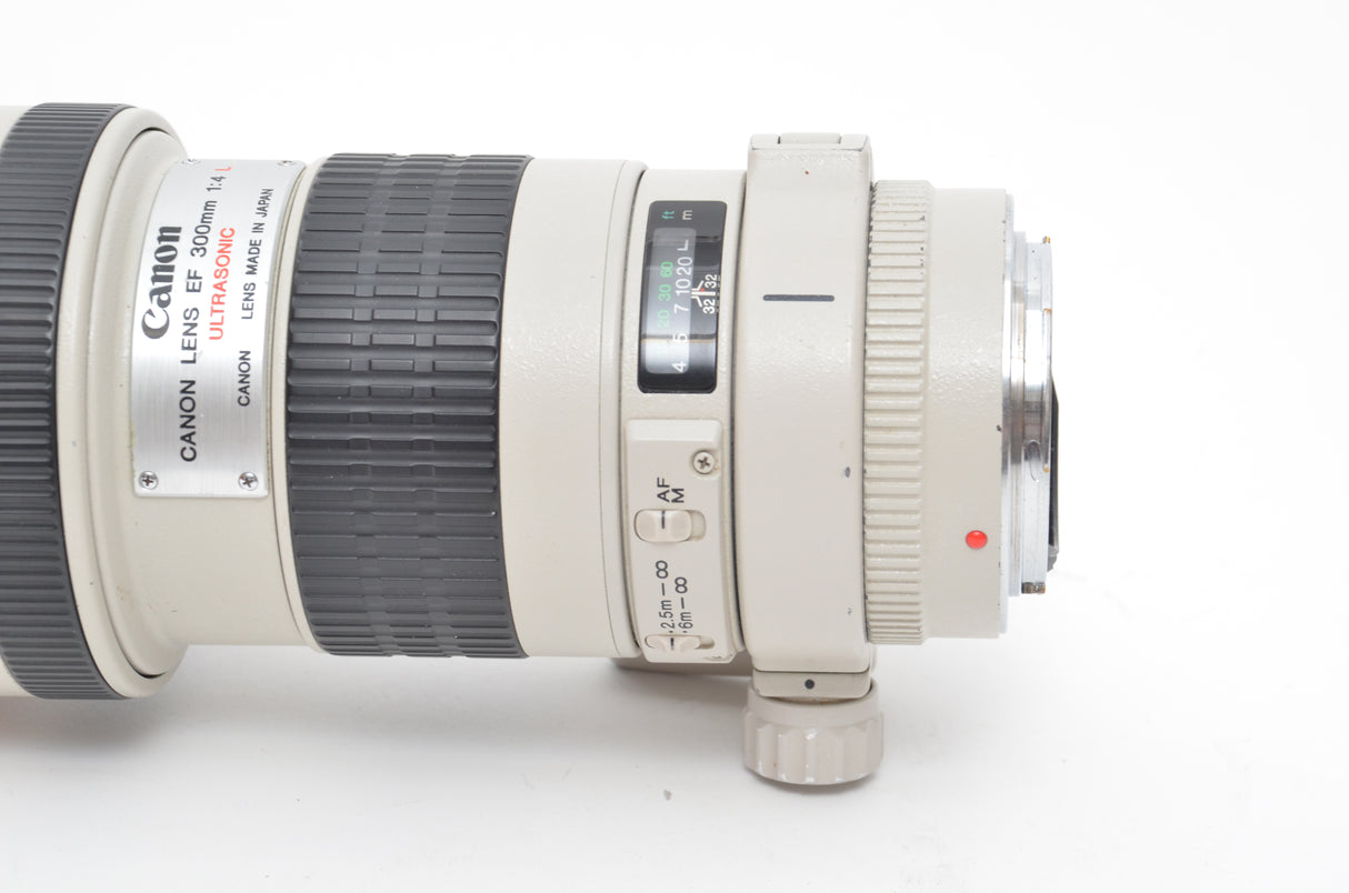 Used Canon EF 300mm f/4 L lens