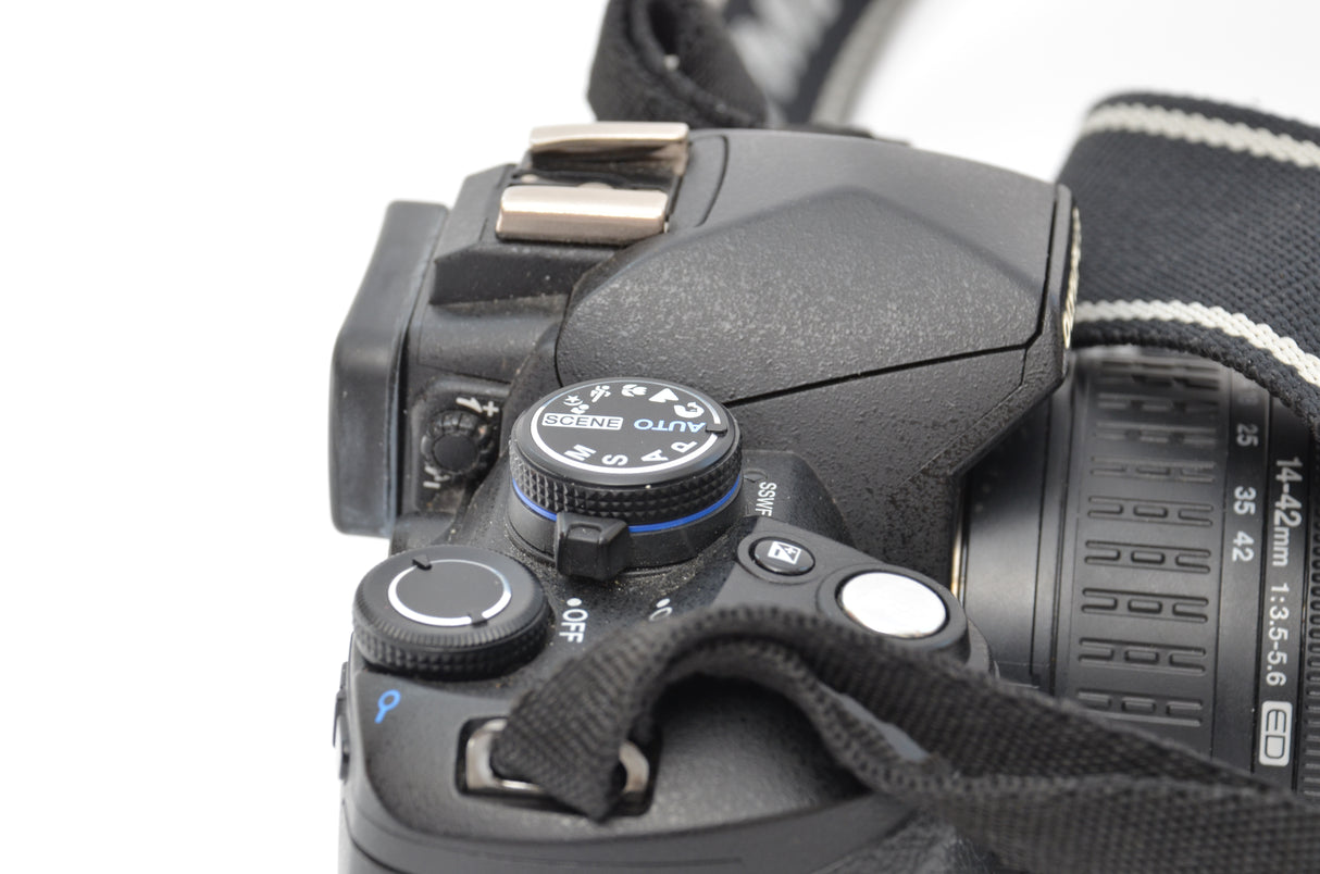 Used Olympus E-520 with 14-42mm f/3.5-5.6