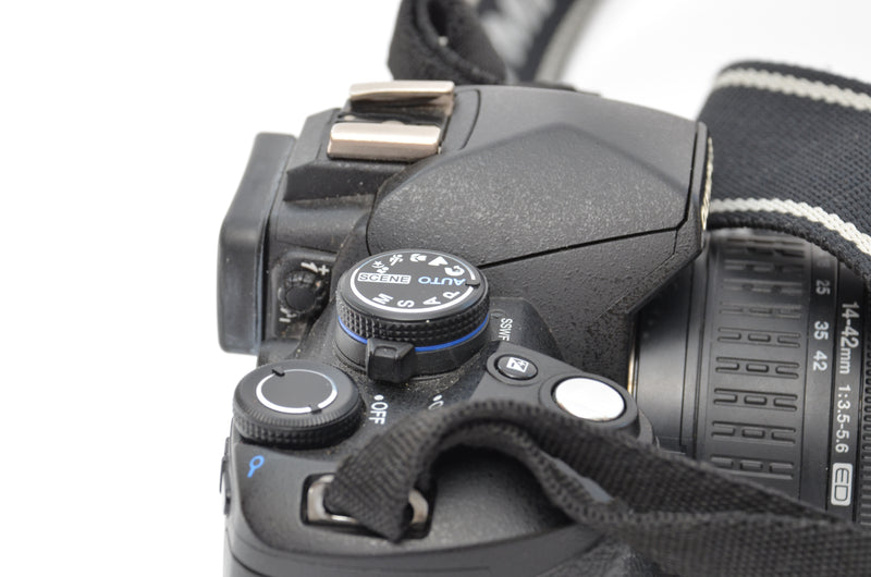 Used Olympus E-520 with 14-42mm f/3.5-5.6