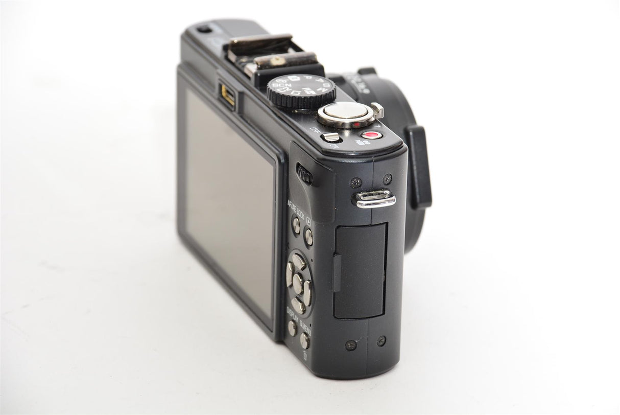 Used Leica D-Lux 5 with Accessories