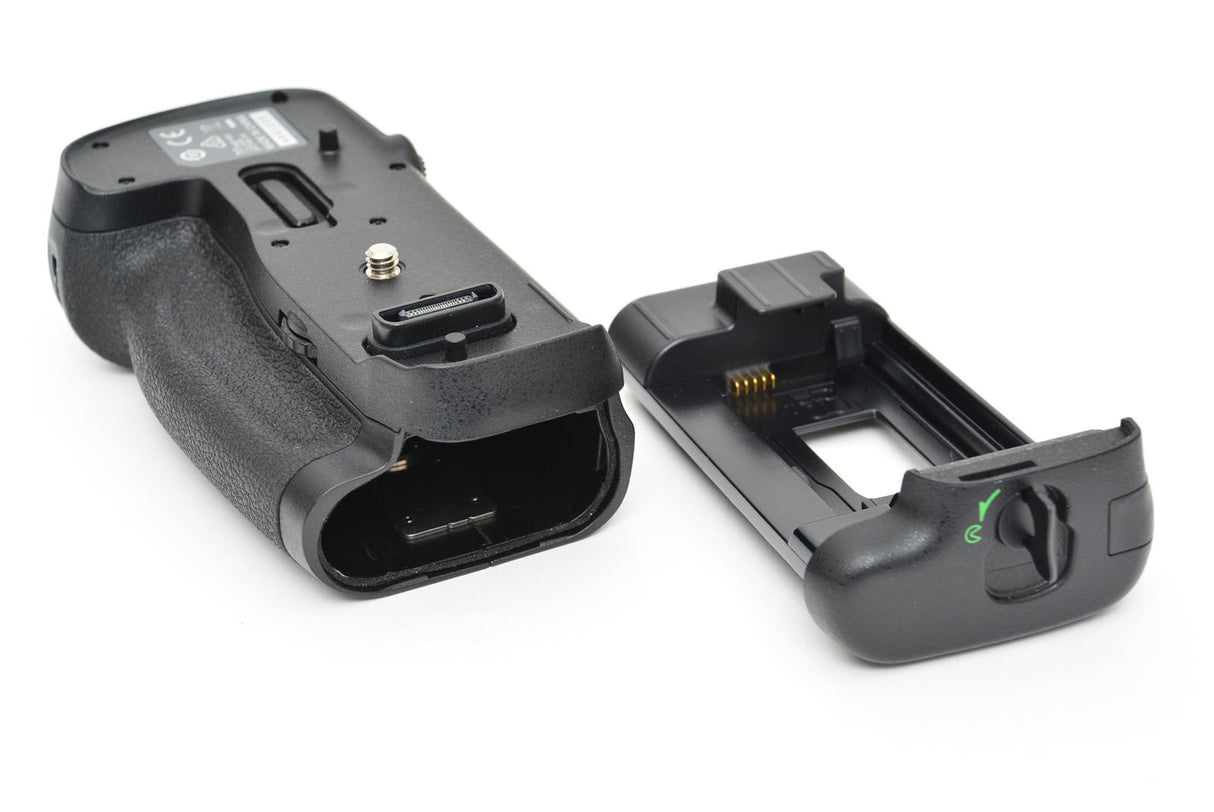 Used Nikon MB-D18 Battery Pack