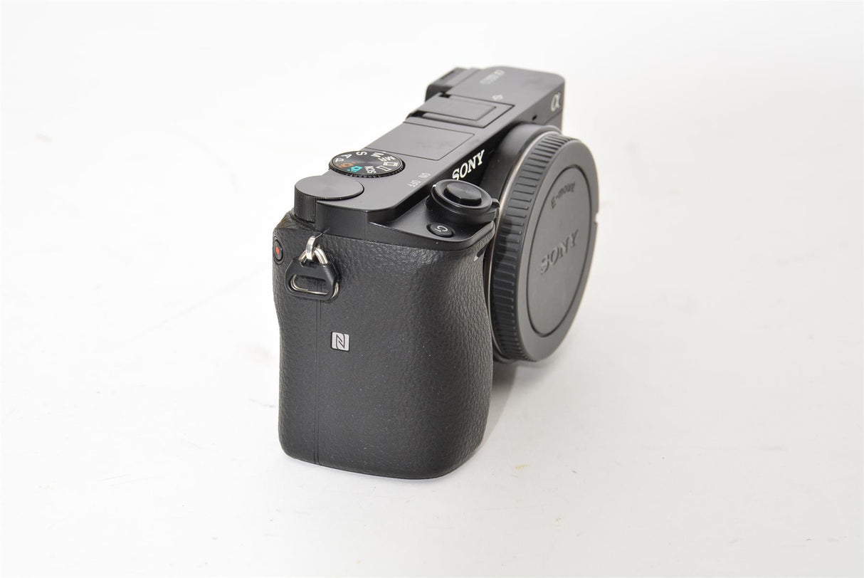 Used Sony A6000 - Black