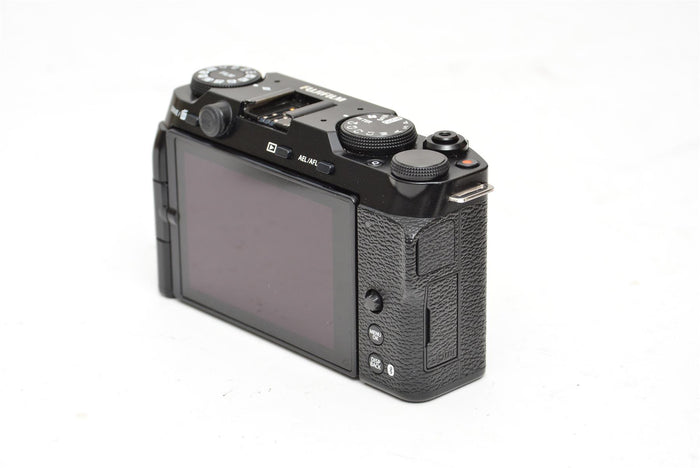 Used Fujifilm X-M5 with XC 15-45mm f/3.5-5.6 OIS PZ - Black