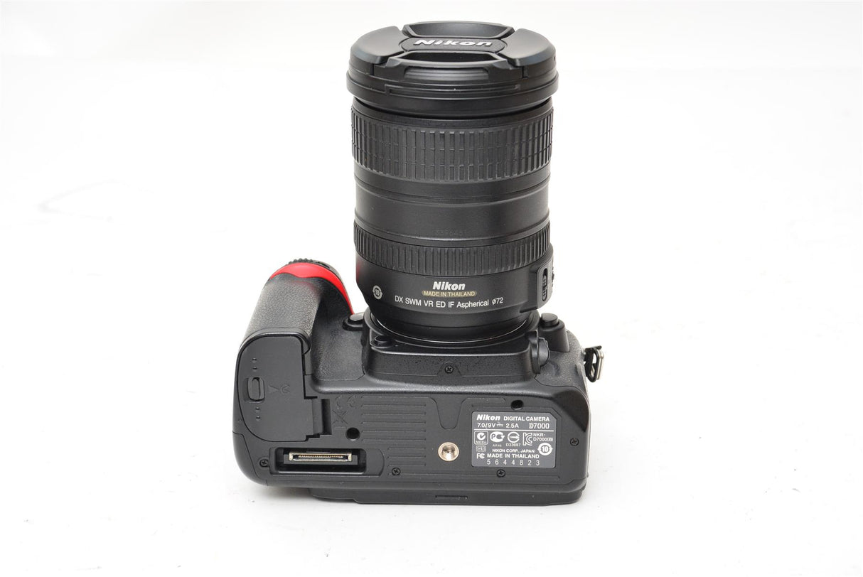 Used Nikon D7000 with 18-200mm DX Lens