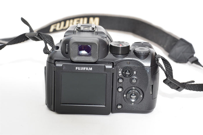 Used Fujifilm Finepix S100FS Bridge Camera With 28-400mm Lens