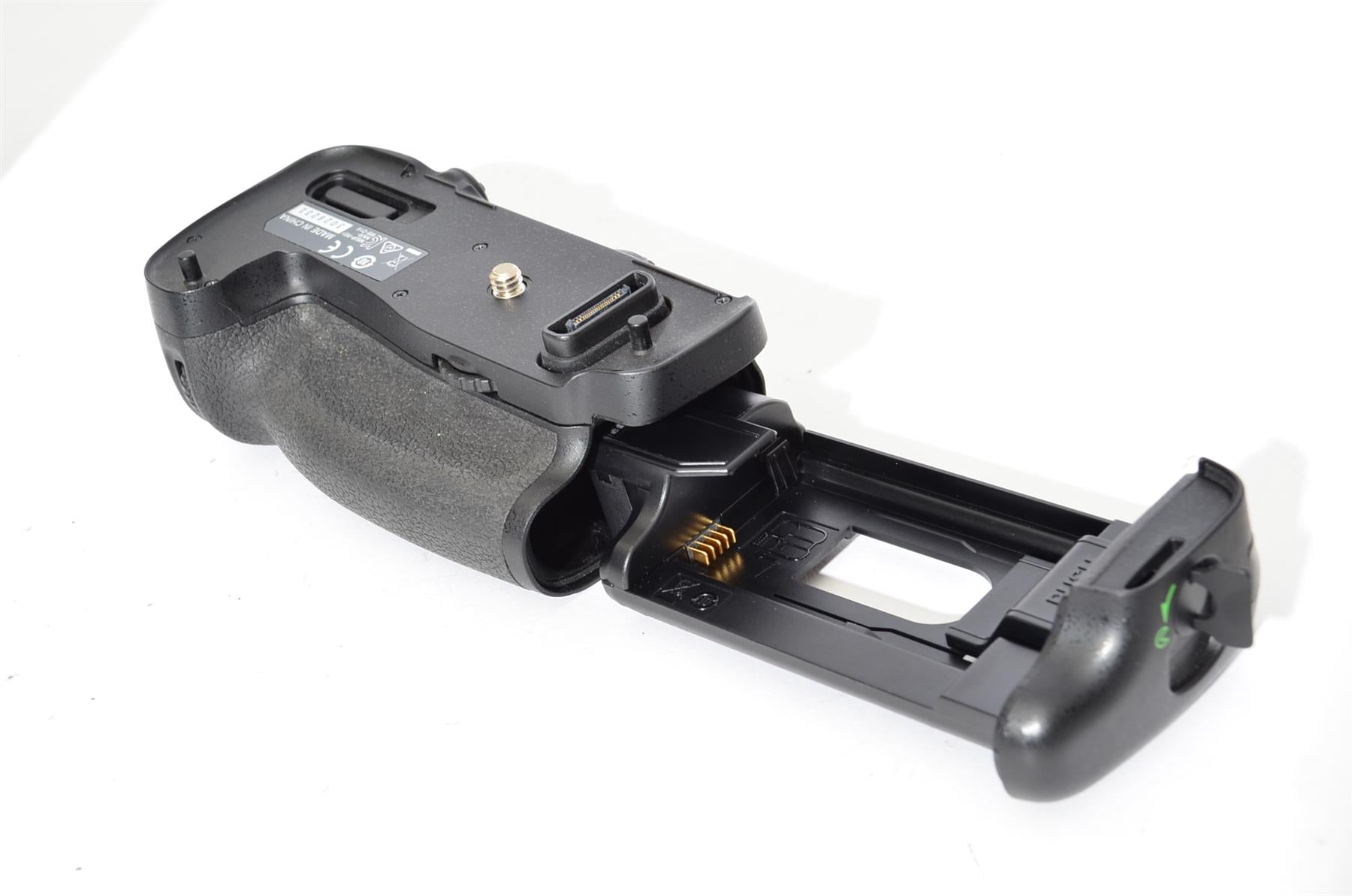 Used Nikon MB-D16 Multi-power Battery Pack