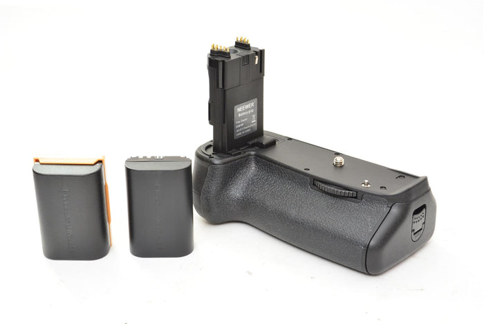 Used Canon EOS 6D DSLR Camera with Battery Grip