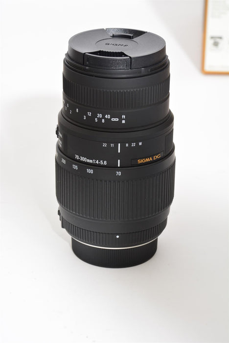 Used Nikon D3200 with 18-55 Kit + Sigma 70-300mm Lens
