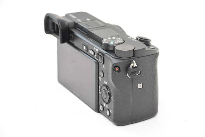 Used Sony A6400 Digital Camera with 18-135mm Lens