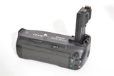 Used Canon BG-E7 Battery Grip