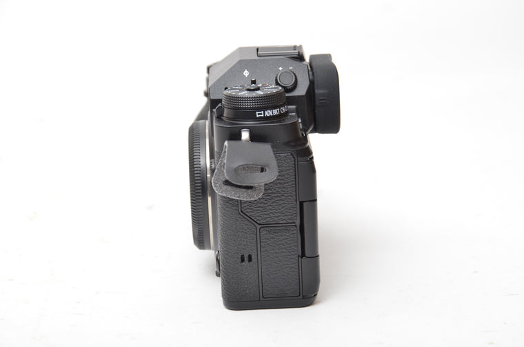 Used Fujifilm X-T4 Camera Body - Black